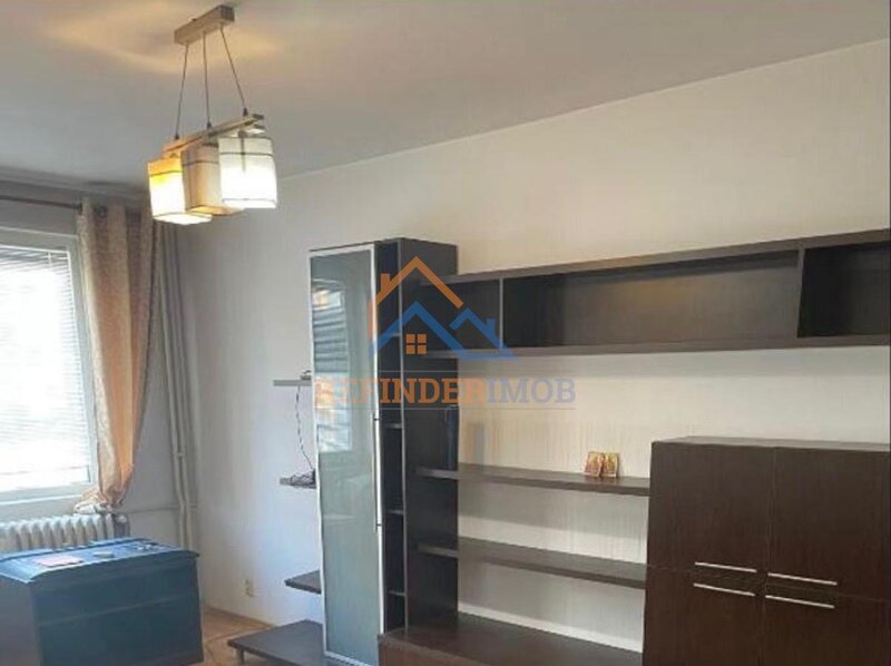 Margeanului Apartament de vanzare cu 3 camere, zona Rahova