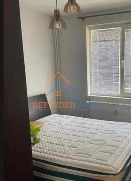 Margeanului Apartament de vanzare cu 3 camere, zona Rahova