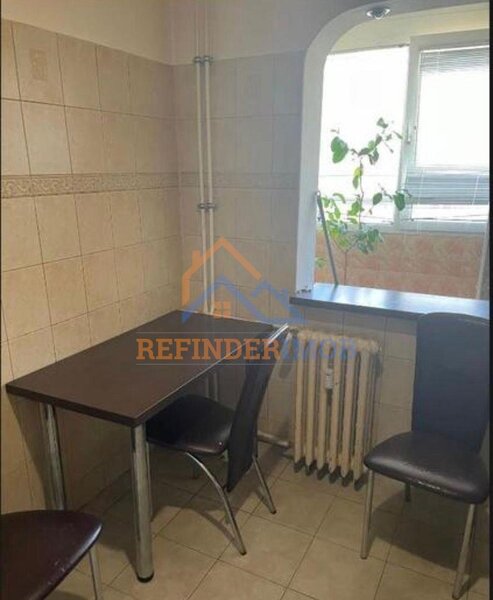 Margeanului Apartament de vanzare cu 3 camere, zona Rahova